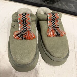 New! UGGS!